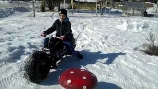 preview picture of video 'Batpod jr - experimental electric vehicle / winter tests'