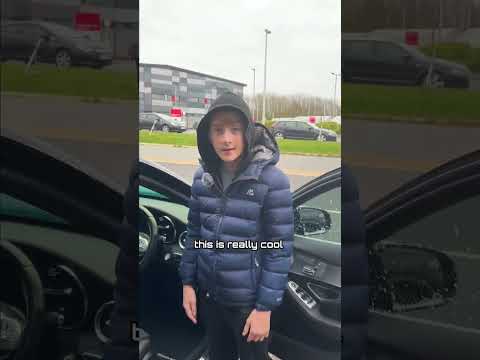 12-year-old Harry had his bike stolen, so he started cleaning cars to save for a new one 💪 We told