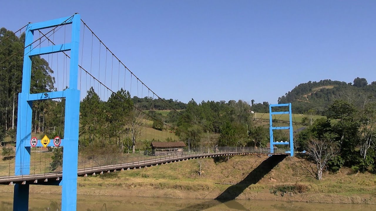 Aurora revitaliza ponte pênsil que fica perto da pedreira