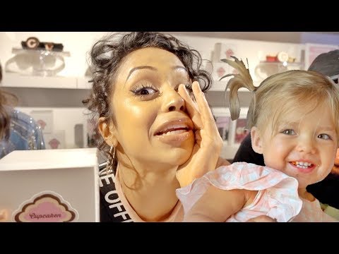 LIZA KOSHY GIVES THE TWINS SOMETHING VERY SPECIAL