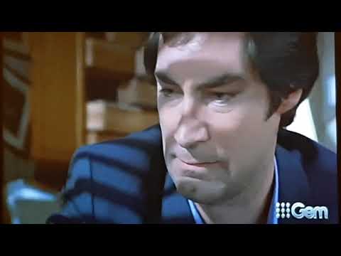 Licence to Kill (1989) Bond finds Felix unconscious and Della dead
