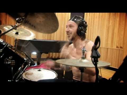 Studio Brussel: Drums Are For Parades - One (Swedish House Mafia cover)
