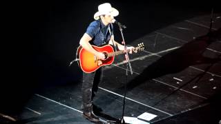 Brad Paisley - Acoustic medley + Mud On The Tires (live in Stockholm)