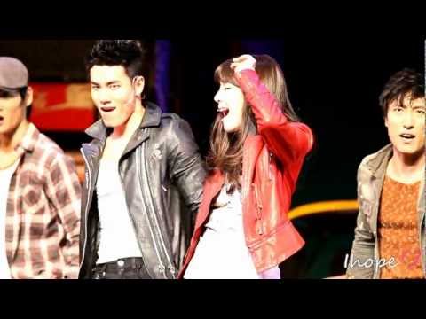 120105 SNSD Tiffany 'Fame' Curtaincall fancam