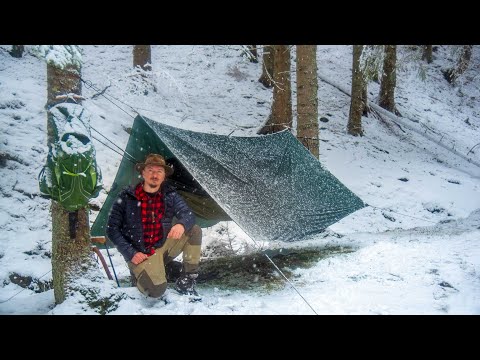 Cum dormi iarna în pădure - o noapte la hamac