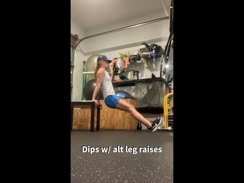 Dips with alternating leg raises