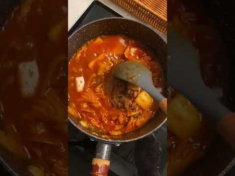 Simple Kimchi Jiggae With AjiDo Kimchi