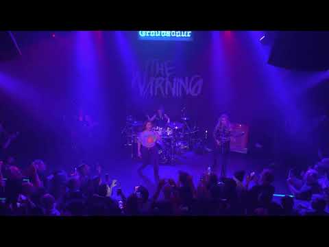 The Warning & Alessia Cara - "Enter Sandman" LIVE at The Troubadour (Los Angeles, 5.24.22)