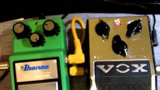 Video thumbnail for Ibanez Tube Screamer vs Vox Valve-Tone (TS-9 vs V810) by TheColdNorthWind