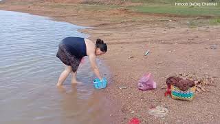 Download lagu Nkauj Hmoob Da Dej [ Beautiful Hmong Girl Take A Shower ] # 7 mp3