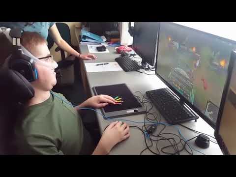 SpecialEffect | Ryan playing League of Legends