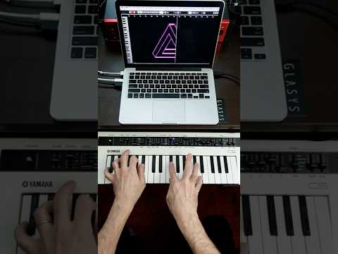Drawing an Impossible Triangle LIVE (With Keyboard)