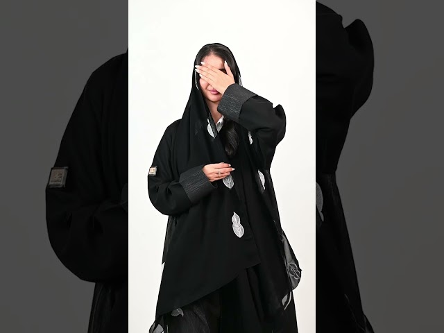 عباية كريب كلوش تطريز ابيض