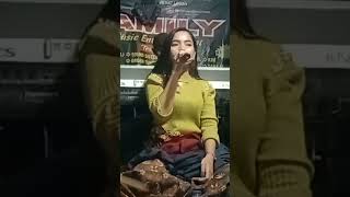 Download lagu Sayang Bana Ka Uda//rabab DJ Pasisia voc Wani Safitri mp3