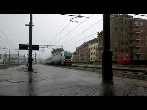 E.402B CON CARROZZE IC SUN TRANSITA A MILANO LAMBRATE. (MI) 10 - 9 - 2017