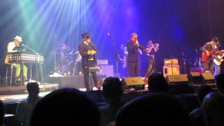 MADNESS "Don't Leave The Past Behind" live am 04.10.2016 in Bochum