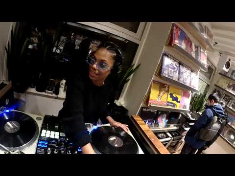 LIVE! AT THE LAB w/ Ash Lauryn - DJ Set At Turntable Lab NYC