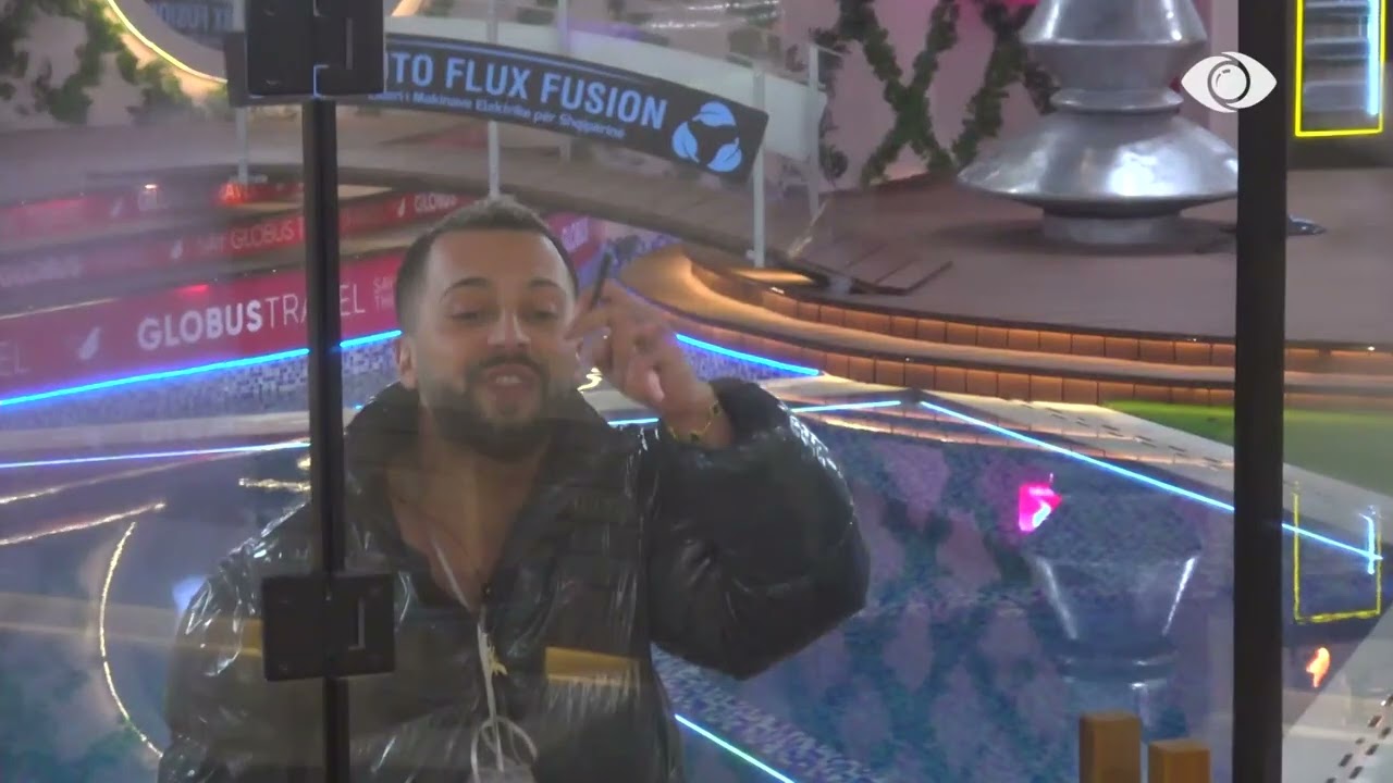 “Je duke bërë shumë gabim që fle aty”/ Gjesti debaton me Eglin: Po bën filma!