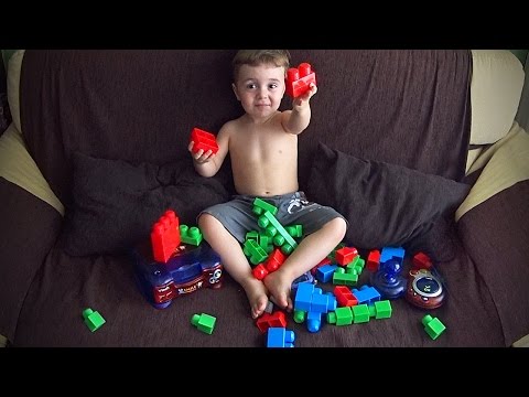Bagunça de Brinquedos no Sofá - Eita Nóóis!!! Video