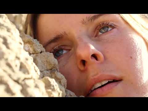 afbeelding THE OUTWATERS | 2023 | Official Teaser Trailer #1 | SCREAMBOX Original