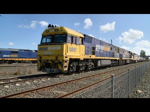 4PM4 Steel Wagons & Container Train - PoathTV Australian Railways