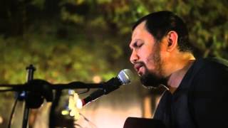 Johnoy Danao - Tadhana (live at Conspiracy Cafe)