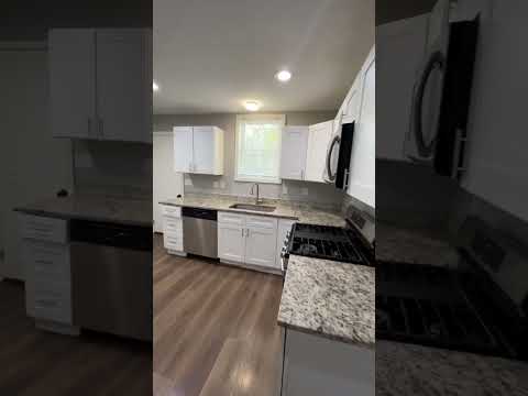 Beautifully Renovated 3-Bedroom Duplex! property video