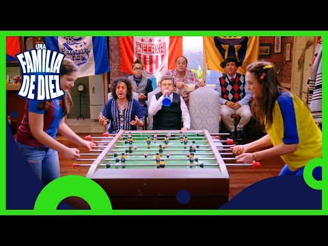 Una familia de diez, C6: El futbolito de mesa | T7 | Distrito Comedia