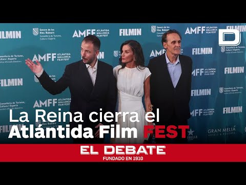 Alberto Iglesias recibe de manos de la Reina el premio Master of Cinema del festival Atlàntida
