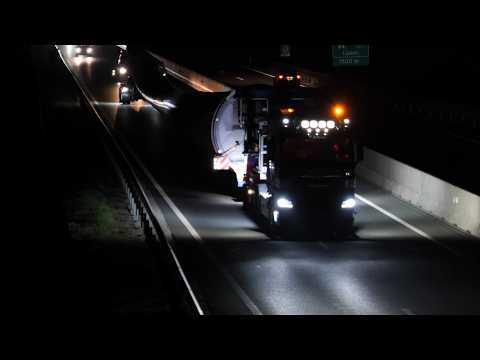 Izredni prevoz 87 metrov dolgih elis