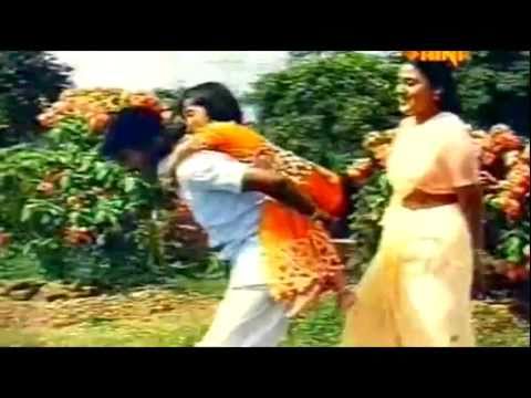download lagu mp3 mp4 Aalorungi Arangorungi, download mp3 Aalorungi Arangorungi free downloadn, video klip Aalorungi Arangorungi