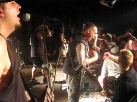 AGNOSTIC FRONT - Blitzkrieg Bop (Ramones) @ the Musikbunker Aachen (June 23rd 2013)