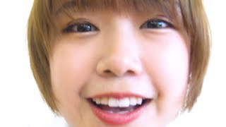 腹筋するから足おさえて