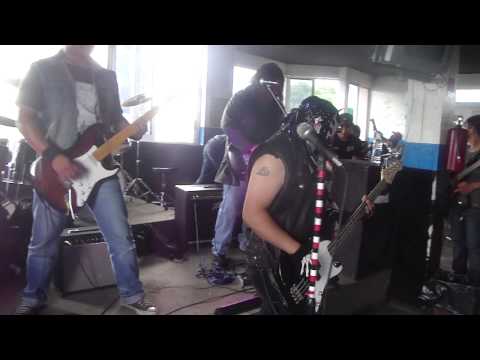 Estroop.- Rompiendo cadenas