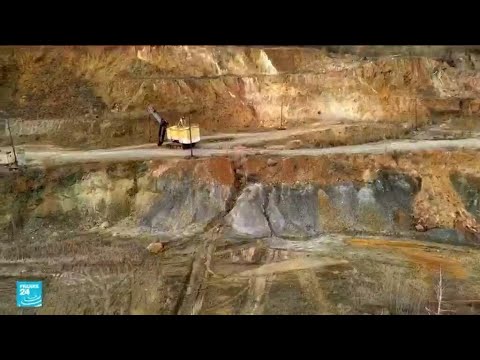 ريبورتاج فريق فرانس24 في قلب مناجم المعادن الثمينة بأوكرانيا • فرانس 24 FRANCE 24