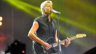 Intervista esclusiva Baglioni: vi racconto la mia ultima canzone &quot;E chi ci ammazza&quot;