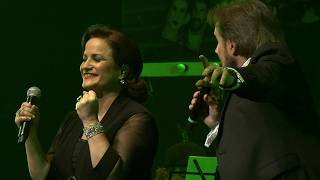 Pimpinela | A esa / Ahora decide / Valiente (En Vivo – Íntimo y Secreto | Teatro Ópera 2014)