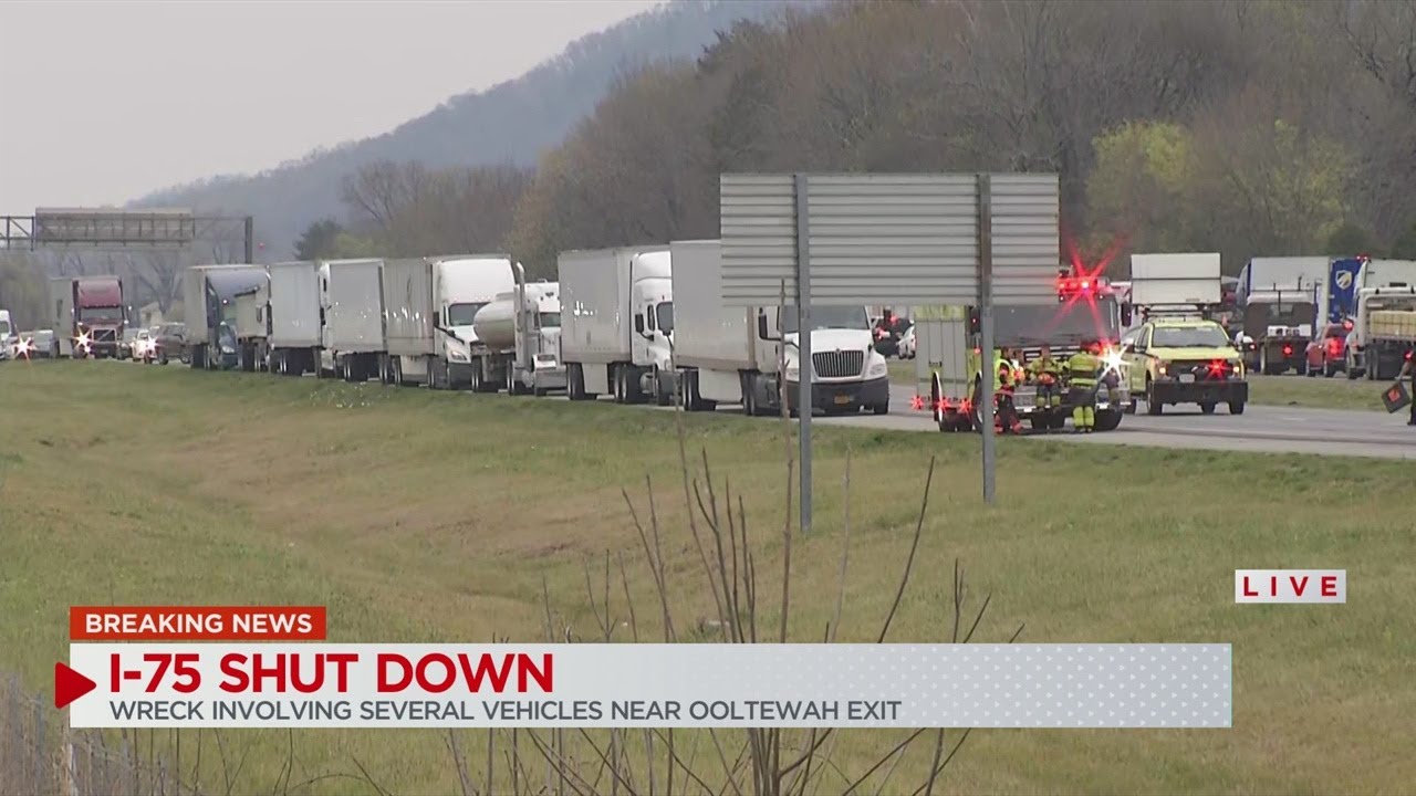 Deadly multi-vehicle crash on I-75, interstate shutdown