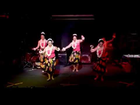 現代夏威夷舞 - 輕快的節奏音樂與舞者的細膩擺動，馬上帶觀眾進入太平洋小島，感受輕鬆歡悅的小島風