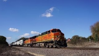 preview picture of video 'BNSF 5331 at Honey Creek, IL. on 10/25/2013'