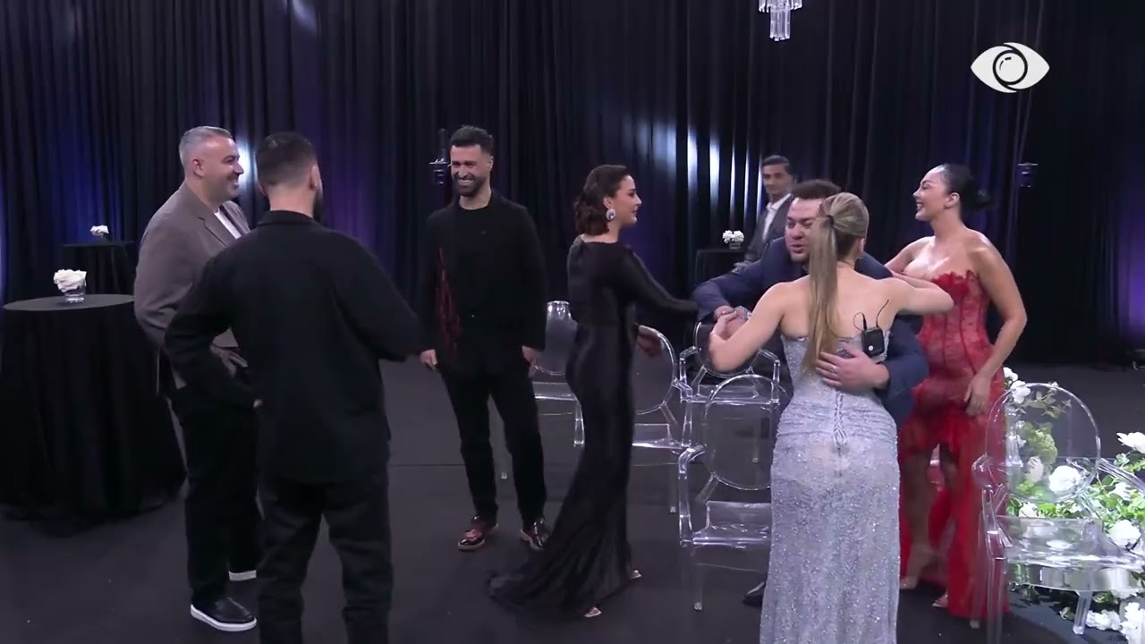 Ish-banorët rikthehen në shtëpi si të ftuar në dasmën e Mateos dhe Brikenës