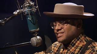 Dom Flemons "He's A Lone Ranger"