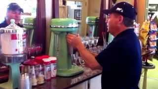 preview picture of video 'Mike's Old Fashion Soda Fountain, Port Neches, Texas'