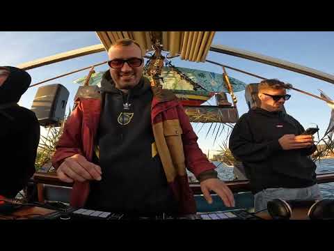 Klio Cruise Bar [Tiki Boat] and Cron Music