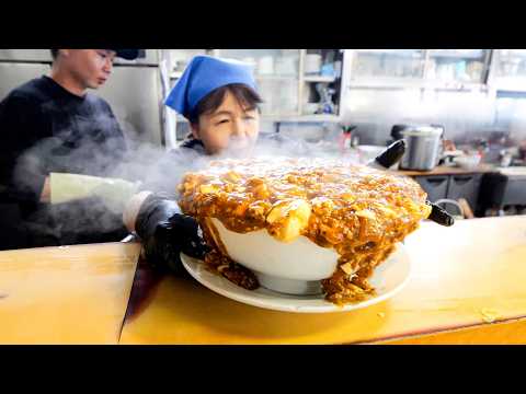 Giant Food Party! An extra large Chinese dish.