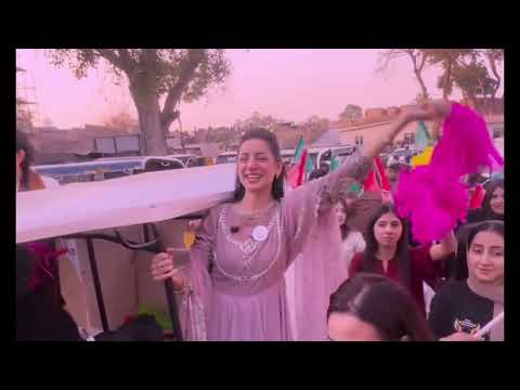Sarwat  gilani having some fun at lahore fort | sarwat gilani fun moments