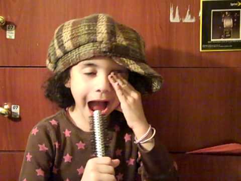 Emily cantando "Amor Quedate" by Jencarlos Canela :)