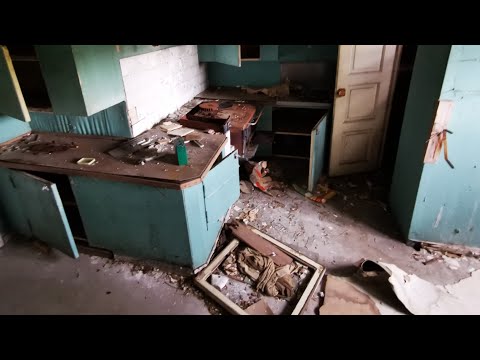 DEN GAMLA SKOLAN #2 - Andra våningen - 200827 - RONNEBY - Blekinge (Huawei p30 PRO)