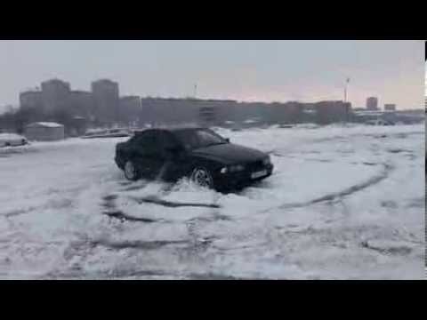 BMW M5 DRIFITNG ON SNOW WITH ( ABULWARD )
