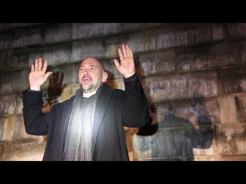 The Pedestrian    (Ray Bradbury)